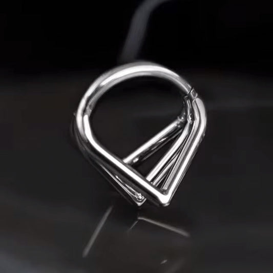 Septum - Triple Triangle (16g) (8mm) (Titanium) - Wolf Moon