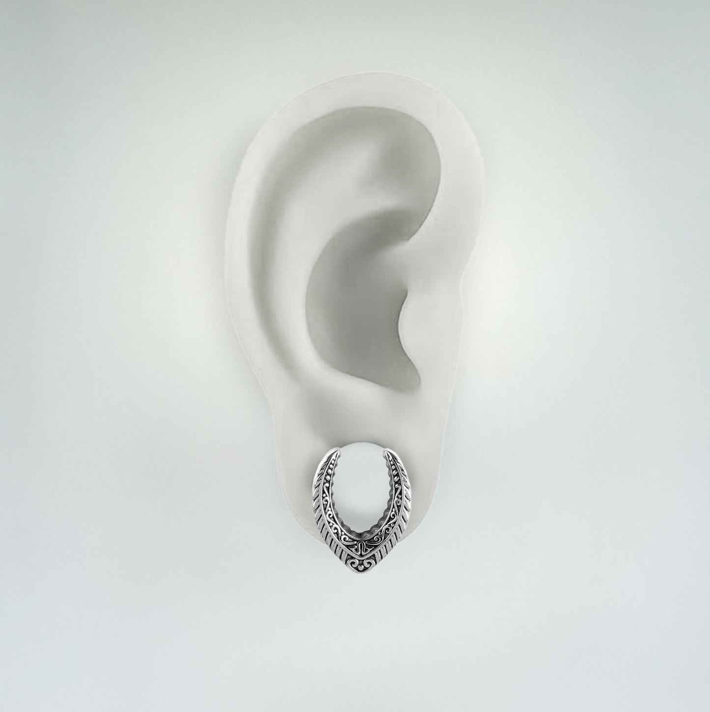 Plug - V Saddle (Stainless Steel) - Wolf Moon