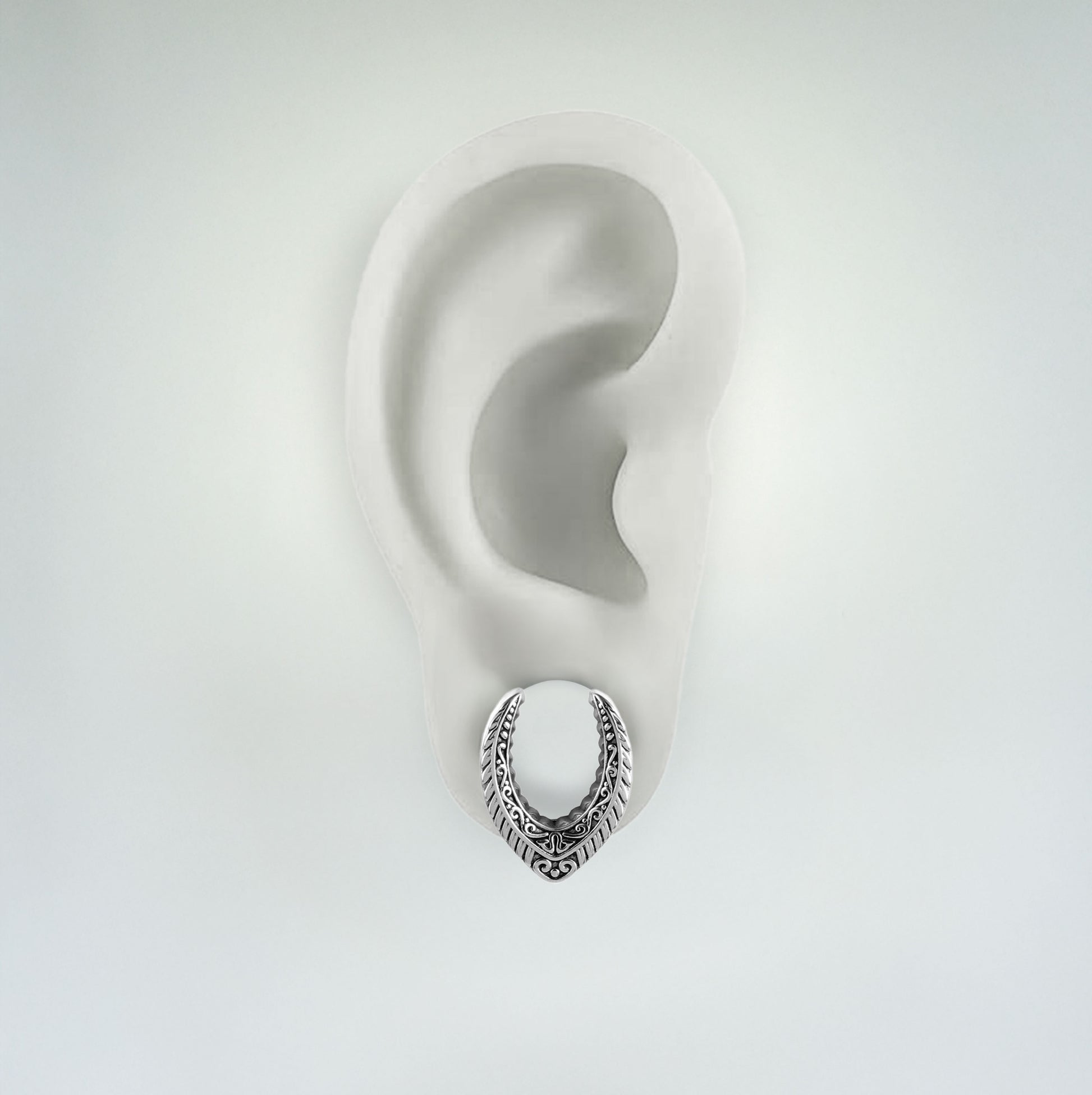 Plug - V Saddle (Stainless Steel) - Wolf Moon